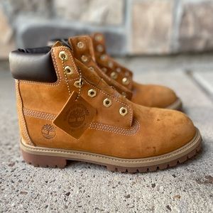 Boys Timberland Premium Waterproof Boots size 6 M